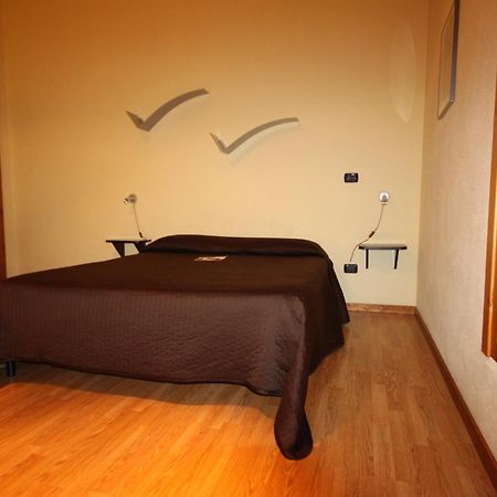 Albergo Tripoli B&B Affittacamere コラート エクステリア 写真