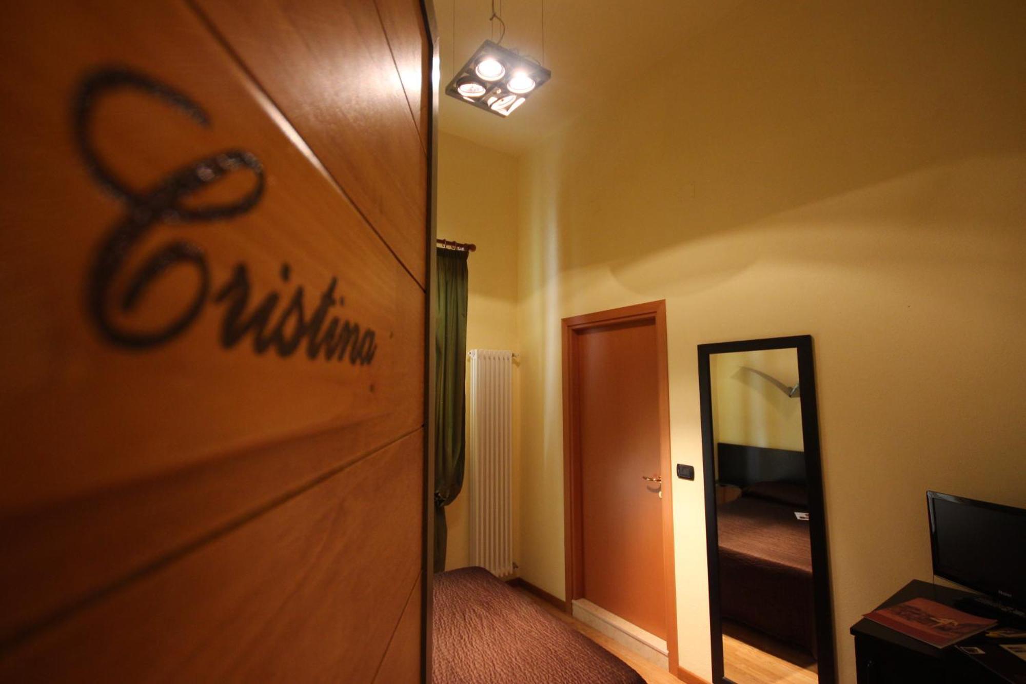 Albergo Tripoli B&B Affittacamere コラート エクステリア 写真