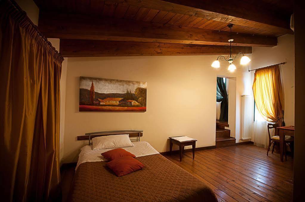 Albergo Tripoli B&B Affittacamere コラート エクステリア 写真